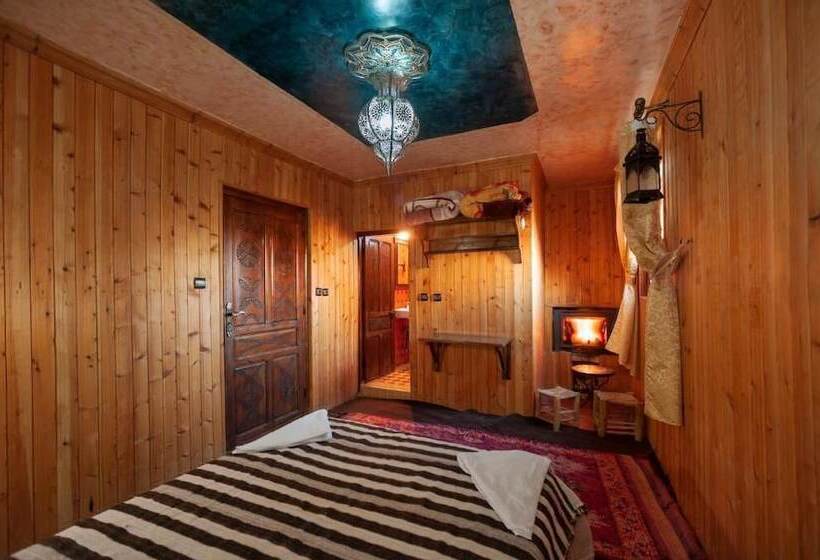 تختخواب و صبحانه Dar Adrar