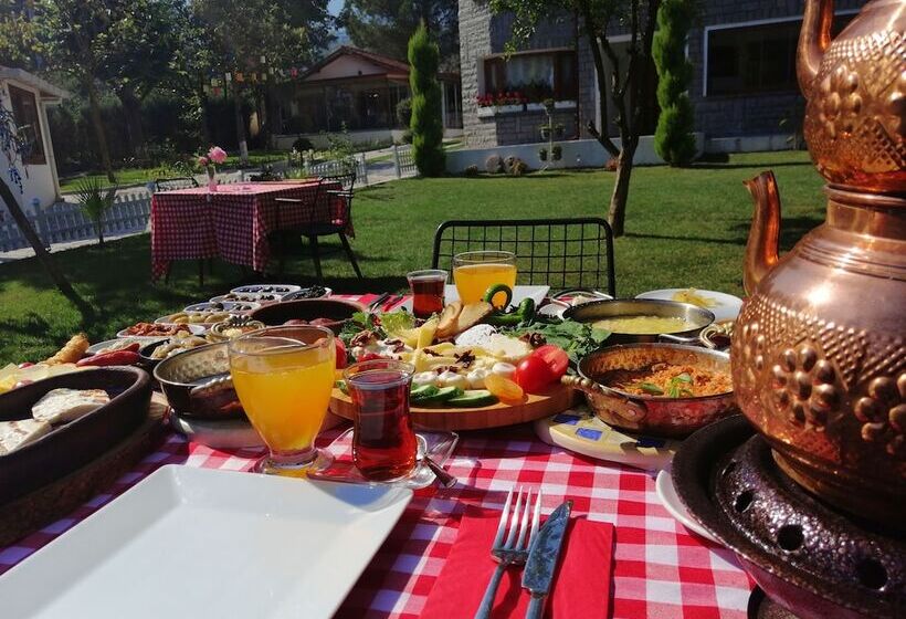 تختخواب و صبحانه Kartepe Kosku