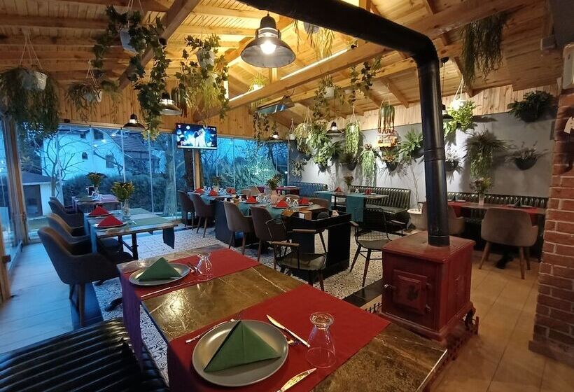 تختخواب و صبحانه Kartepe Kosku