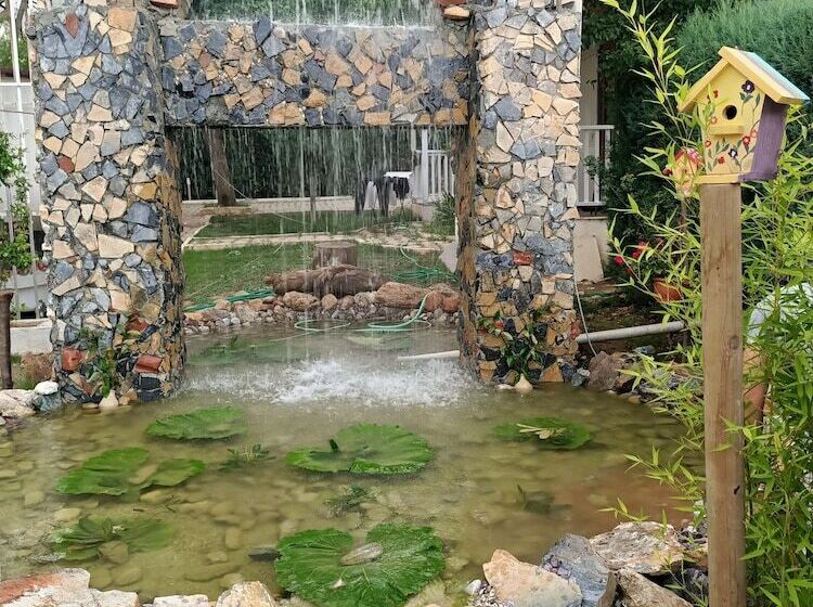 تختخواب و صبحانه Kartepe Kosku