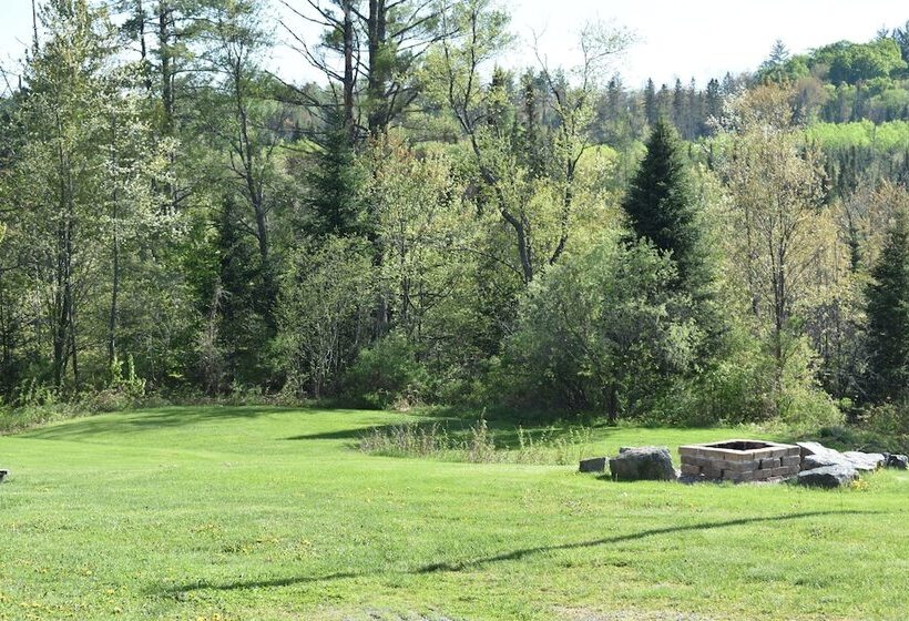 مبيت وإفطار The Barron Brook Inn