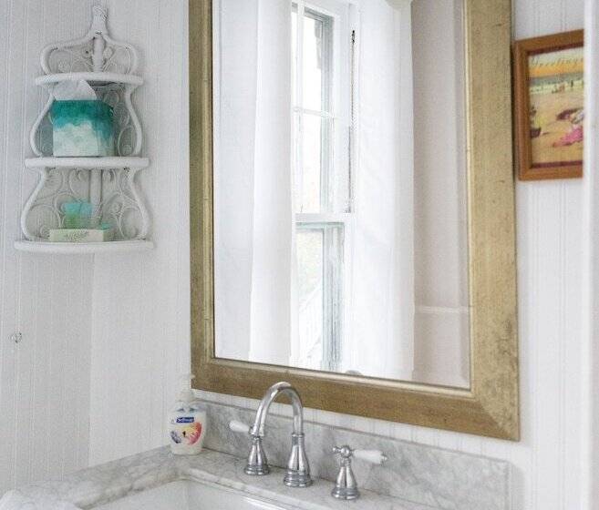 민박 The Dormer House