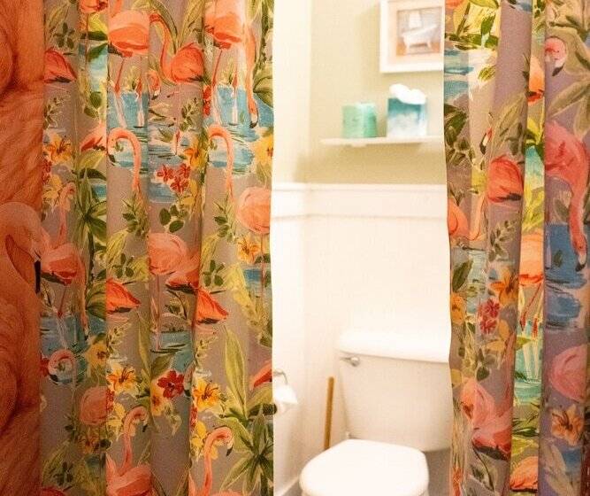 민박 The Dormer House