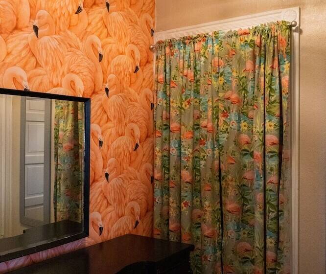 민박 The Dormer House