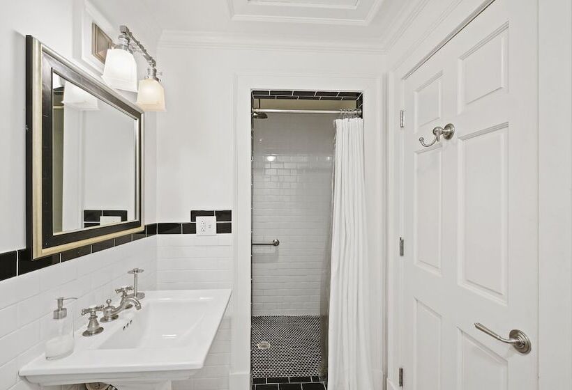 مبيت وإفطار The James Madison Inn