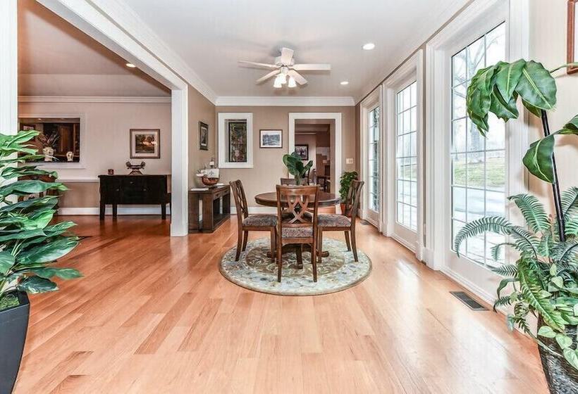 住宿加早餐  The Manor At Courtland Farm