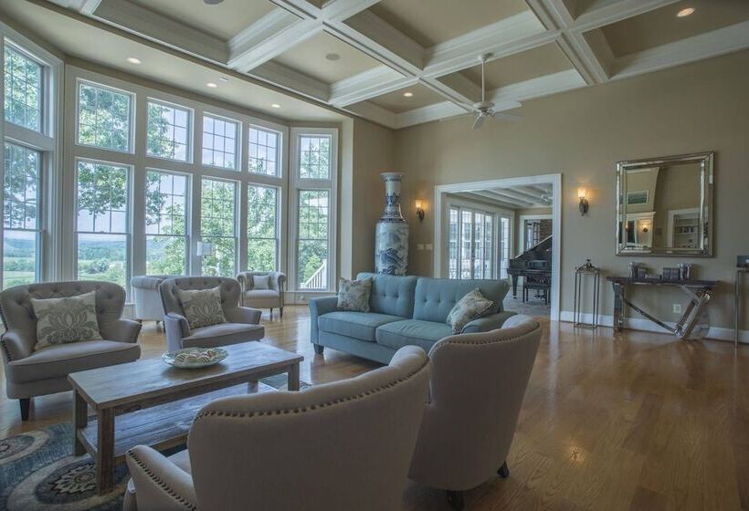 住宿加早餐  The Manor At Courtland Farm