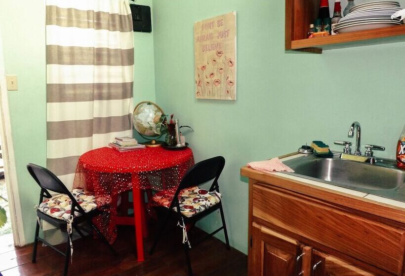 Belmopan Tiny Houses