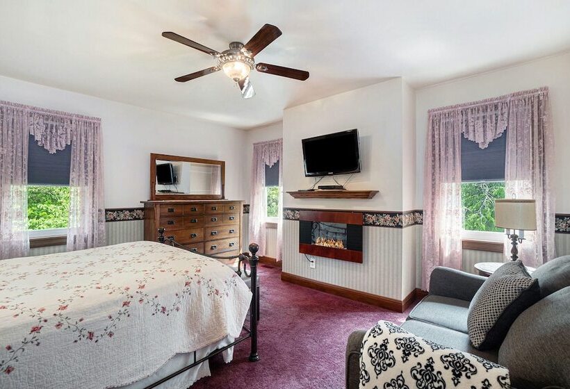 Black River Inn Bed And Breakfast