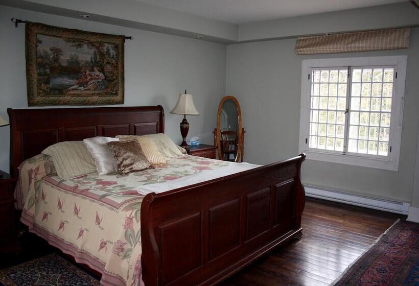 Pathsaala Inn & Restaurant