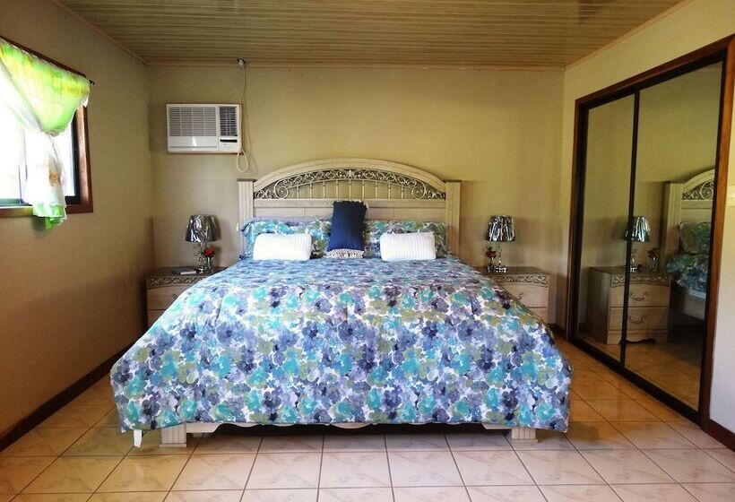 Costa Rica Paradise Island Hostel