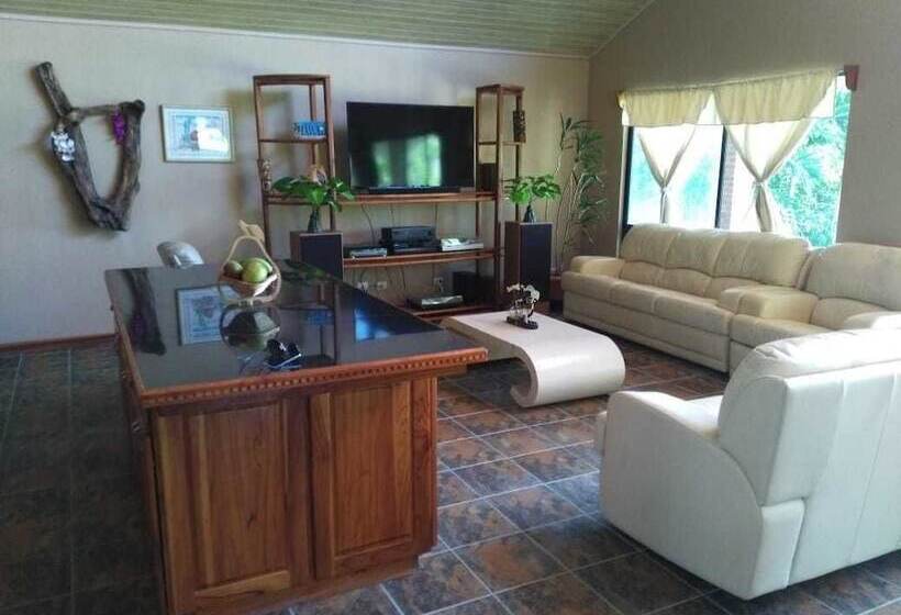 Costa Rica Paradise Island   Hostel