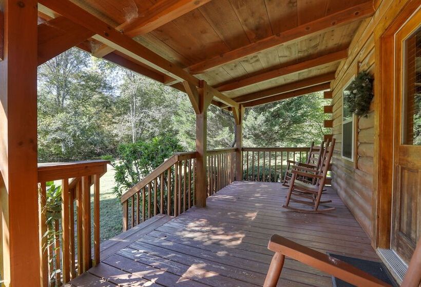 Creek Heaven   2 Bedrooms, 2 Baths, Sleeps 6 Cabin By Redawning