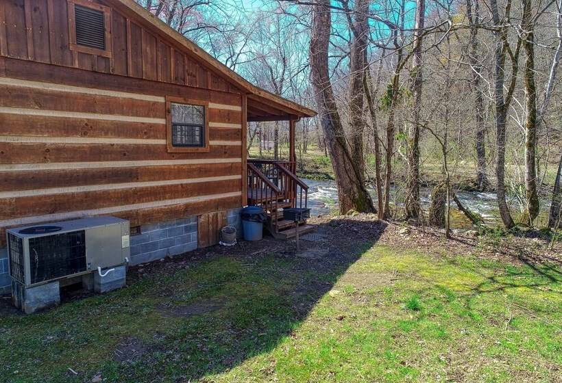 Creekside Memories   2 Bedrooms, 2 Baths, Sleeps 6 Cabin By Redawning