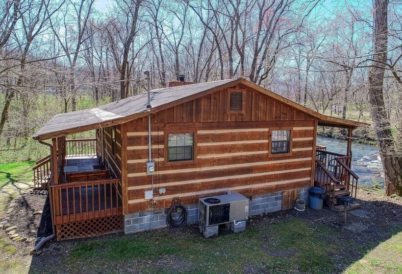 Creekside Memories   2 Bedrooms, 2 Baths, Sleeps 6 Cabin By Redawning