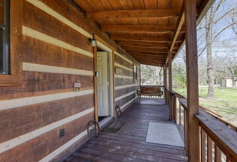 Creekside Memories   2 Bedrooms, 2 Baths, Sleeps 6 Cabin By Redawning