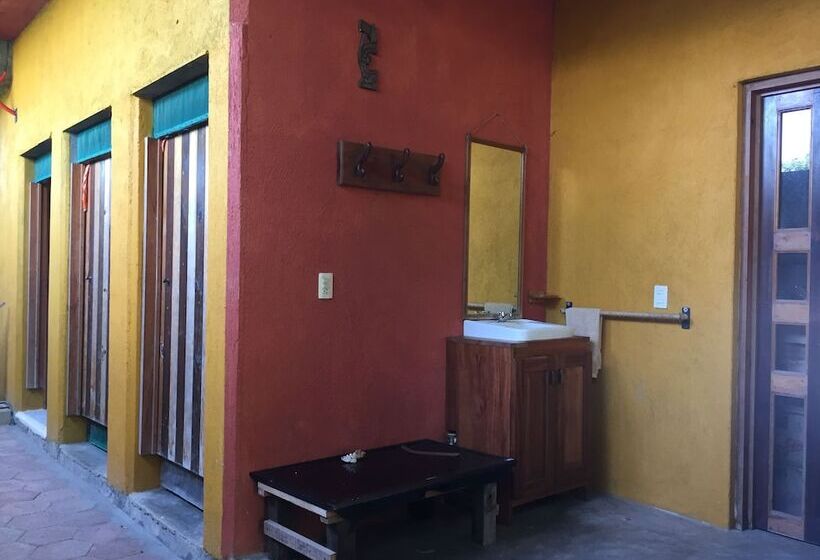 Hostal Alejo Monte Mar