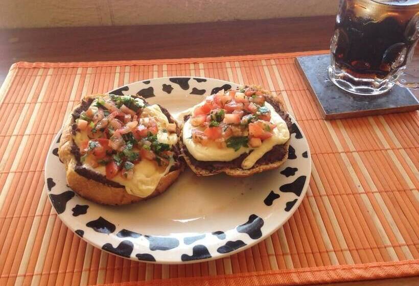 Hostal Alejo Monte Mar