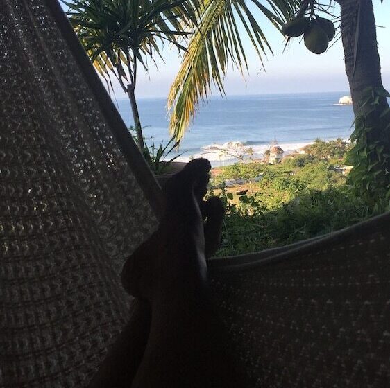 Hostal Alejo Monte Mar