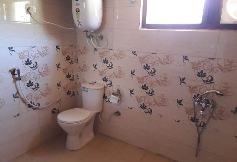 酒店 Beyond Stay Tikker Narkanda Cottage