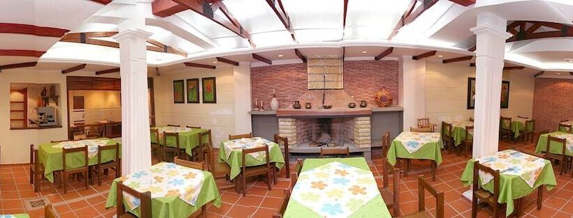 هتل Casa Madrigal