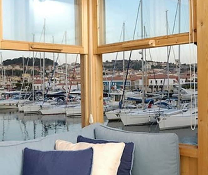 호텔 Cesme Marina Konukevi