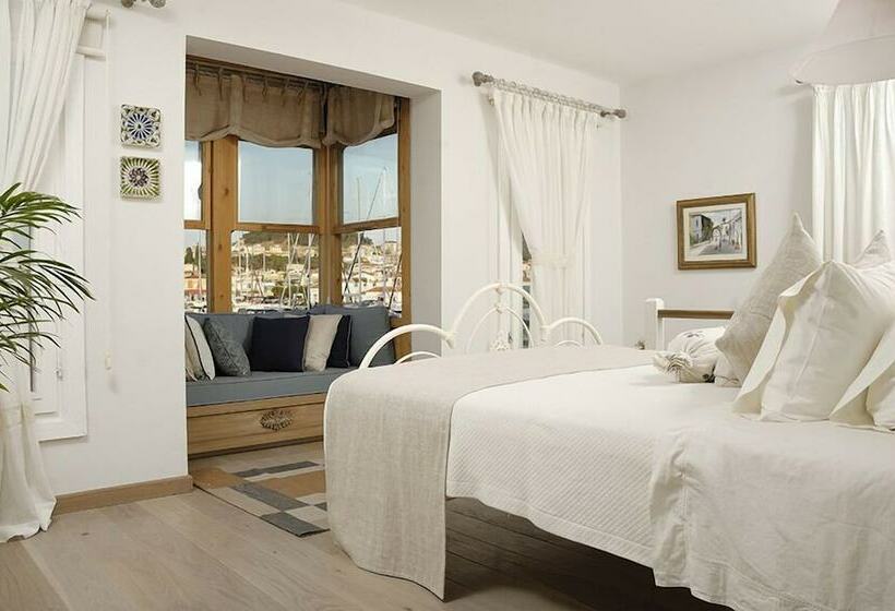 هتل Cesme Marina Konukevi