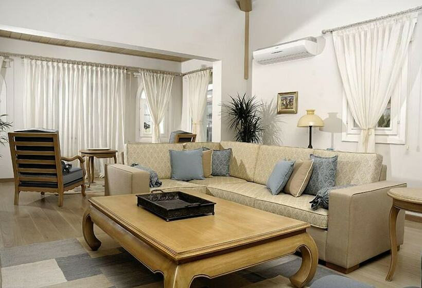 هتل Cesme Marina Konukevi