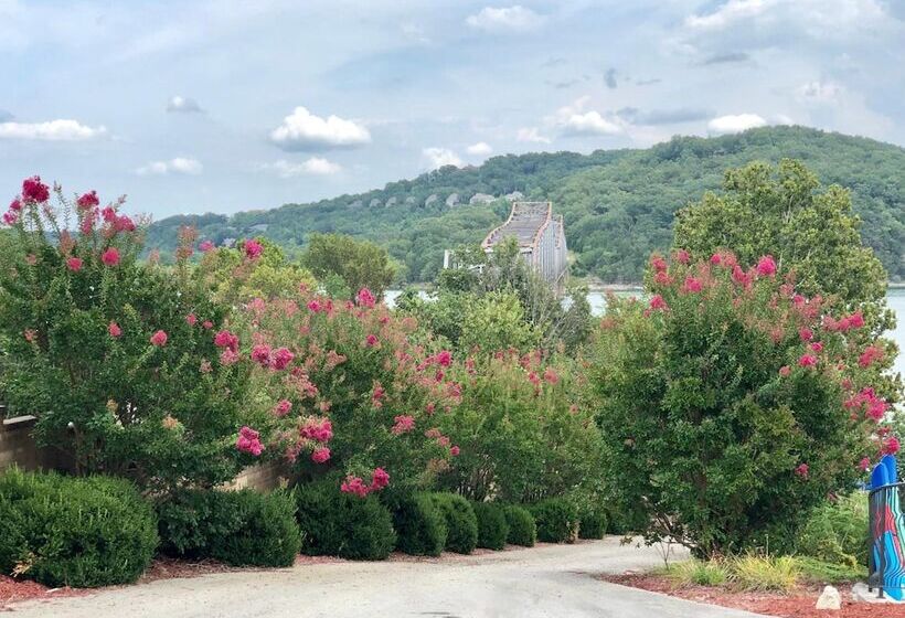 فندق D Monaco Luxury Resort