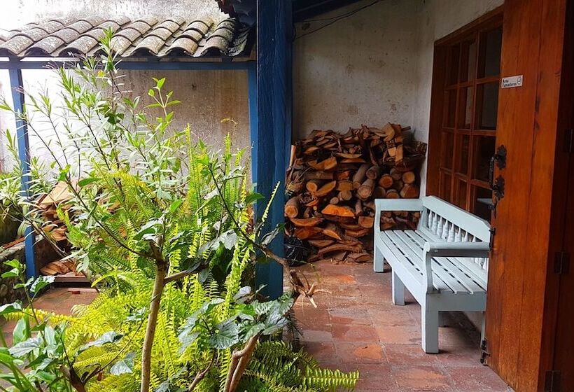 هتل Doña Esther Otavalo