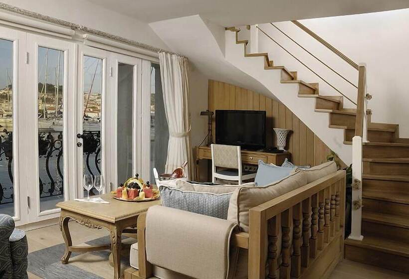 호텔 Cesme Marina Konukevi