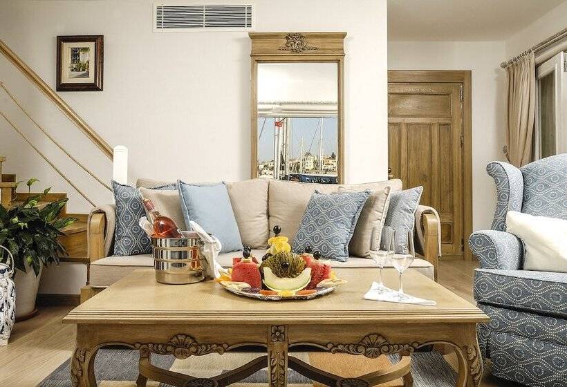 هتل Cesme Marina Konukevi