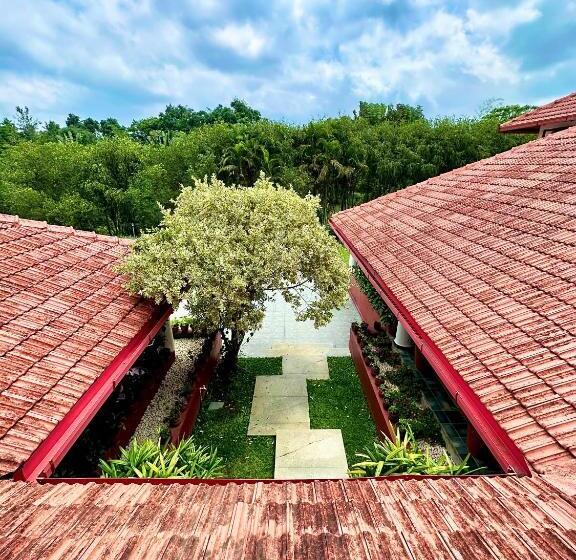 호텔 Kadkani River Resort