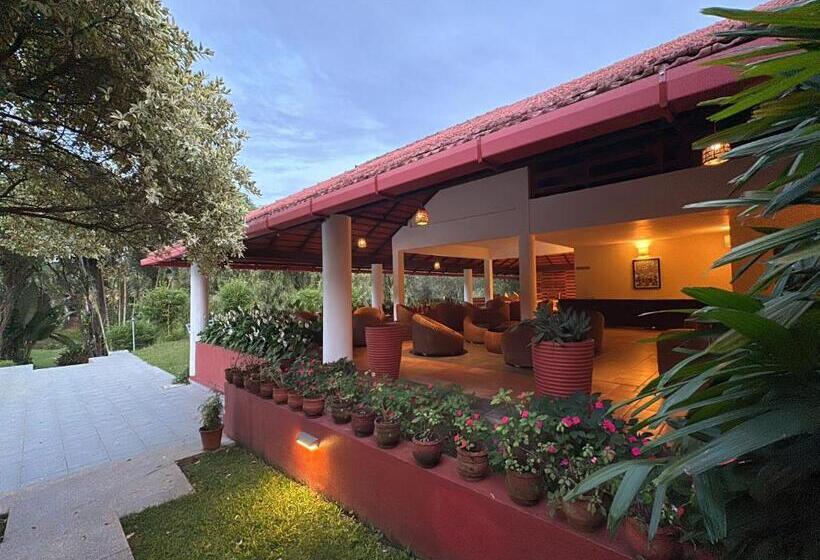 호텔 Kadkani River Resort