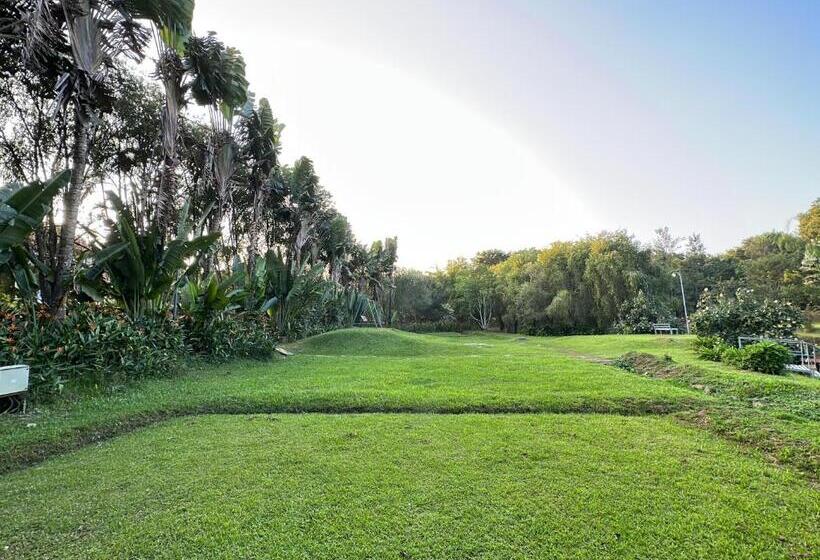 호텔 Kadkani River Resort