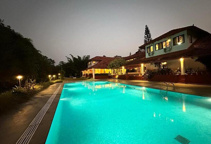 호텔 Kadkani River Resort