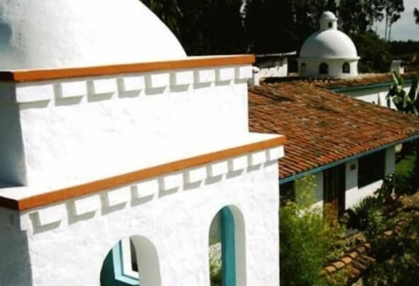 בית מלון כפרי Las Palmeras Inn