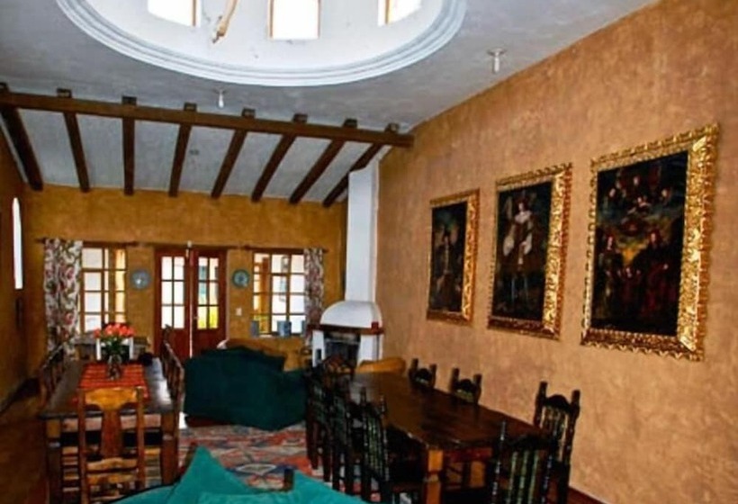 בית מלון כפרי Las Palmeras Inn
