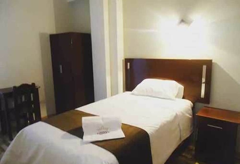 هتل Loyalty Moquegua