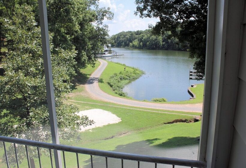 בית מלון כפרי Lynnhurst Family Resort