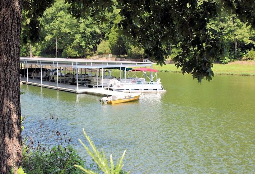 בית מלון כפרי Lynnhurst Family Resort