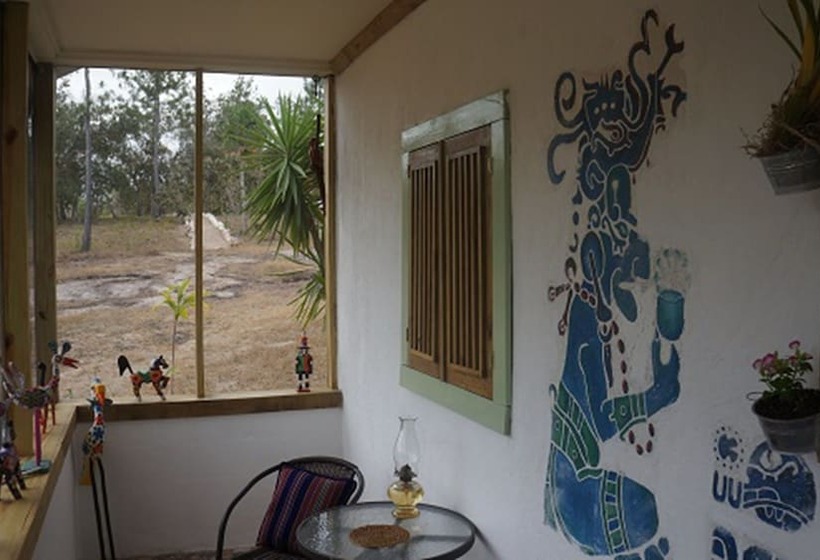 בית מלון כפרי Pine Ridge Lodge