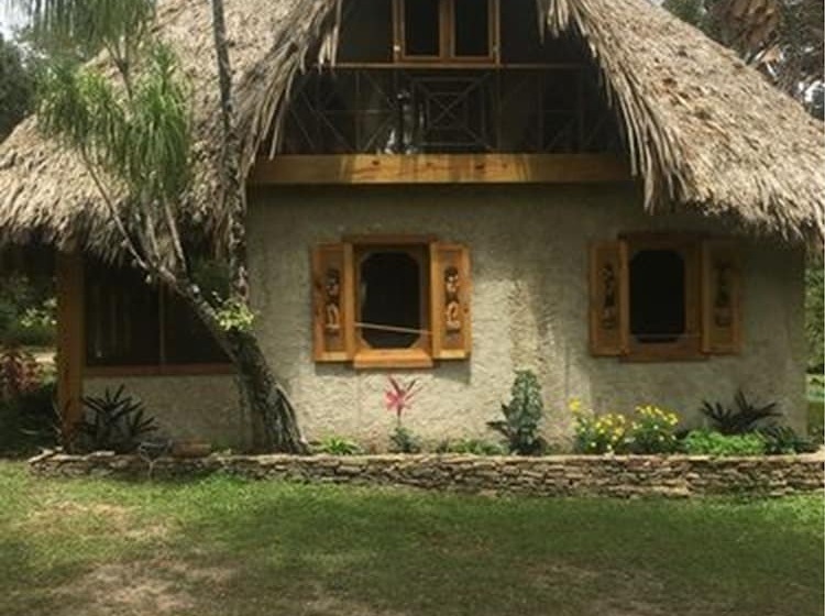 בית מלון כפרי Pine Ridge Lodge