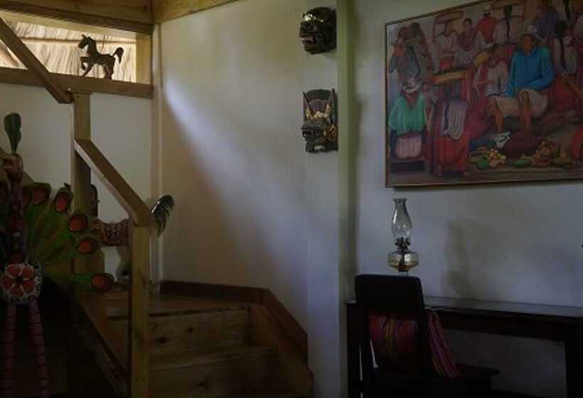 בית מלון כפרי Pine Ridge Lodge