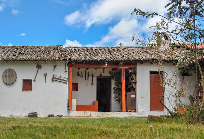 فندق ريفى Bella Vista Pujili