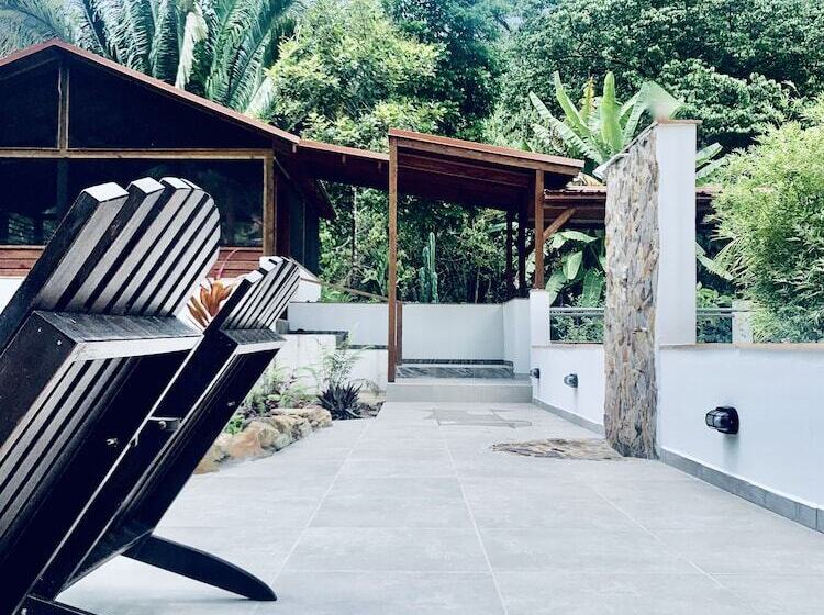 فندق Sattva Land