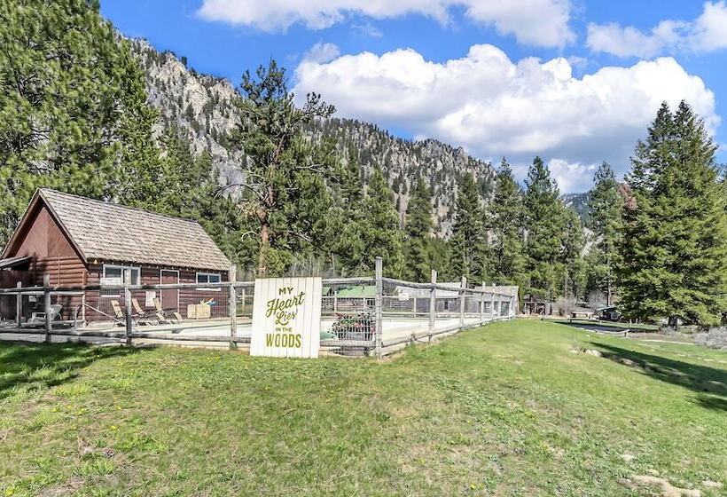 ホテル Sawtooth Lodge