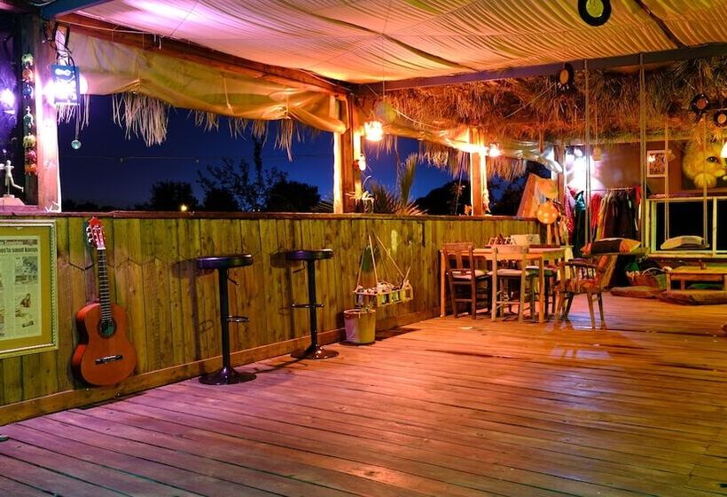 בית מלון כפרי Teos Sanat Kampi