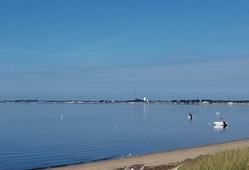 Отель Truro Beach Cottages