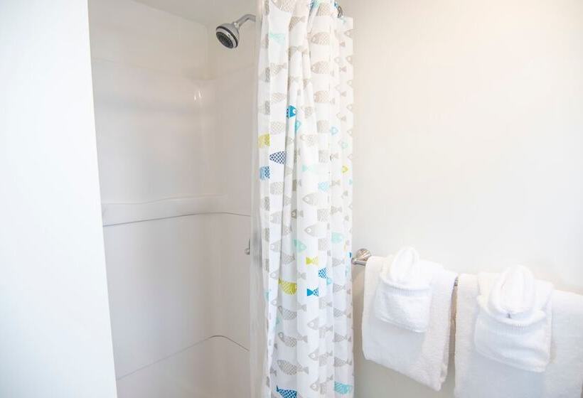 Отель Truro Beach Cottages